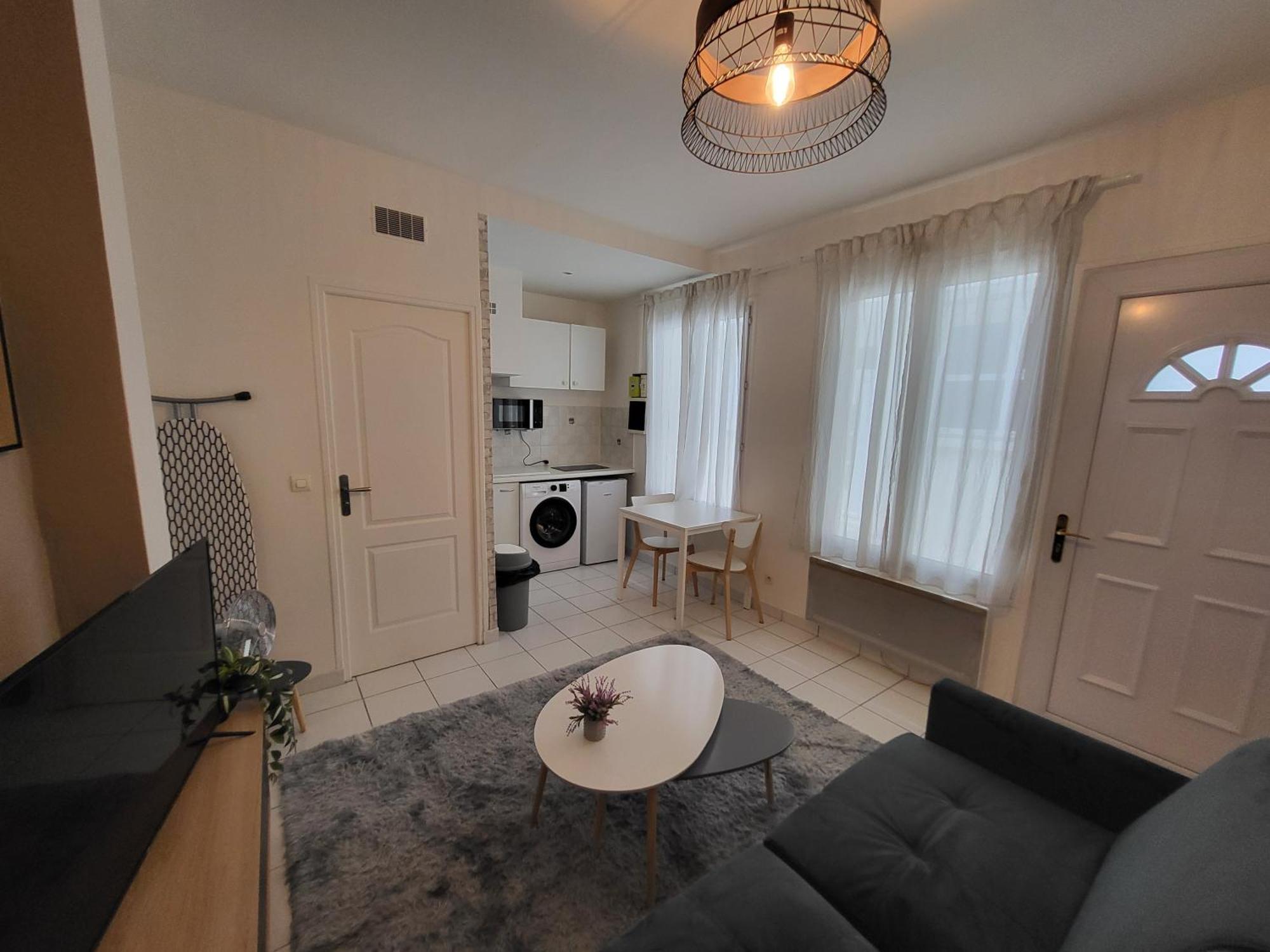 Appartement Spacieux 28M2 Avec Chambre Separee Issy-les-Moulineaux Exterior photo